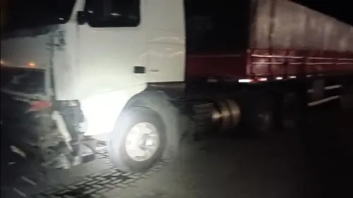 
          Imagem ilustrativa da imagem Acidente entre carreta e ônibus deixa feridos na BR-232, em Moreno
          