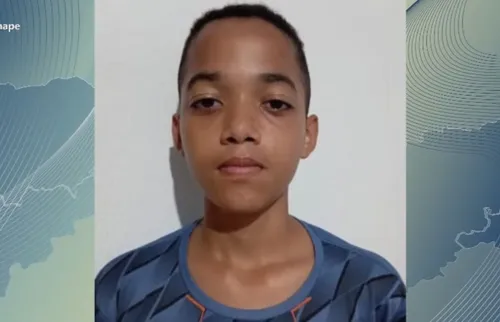 
          Imagem ilustrativa da imagem Adolescente de 16 anos desaparece após levar o irmão à escola na Imbiribeira
          