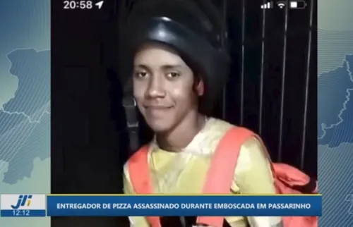 
          Imagem ilustrativa da imagem Adolescente de 17 anos é morto a tiros enquanto fazia entrega de pizza no Recife
          