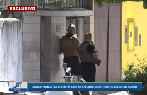 
          Imagem ilustrativa da imagem Advogado morre após mais de duas horas de cerco policial no Recife
          