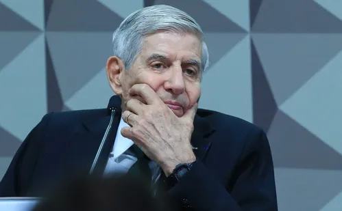 
          Imagem ilustrativa da imagem Alexandre de Moraes concede prisão domiciliar para Augusto Heleno
          