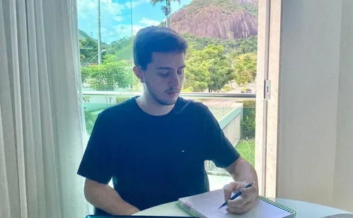 
          Imagem ilustrativa da imagem Alunos e professores do ES comemoram resultados no Enem 2025
          