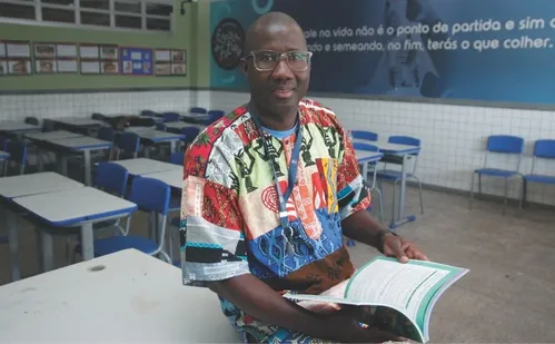 
          Imagem ilustrativa da imagem Amara Na Dua: o africano que estudou na Ufes e se tornou professor
          