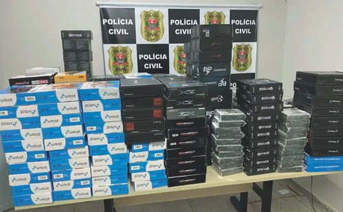 
          Imagem ilustrativa da imagem Anatel descobre 150 mil usuários de TV pirata e vai tirar sinal do ar
          