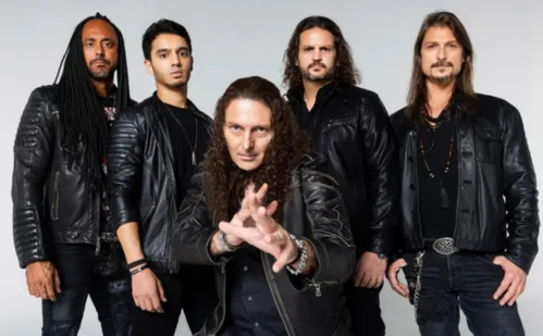 
          Imagem ilustrativa da imagem Angra anuncia saída do vocalista Fabio Lione
          