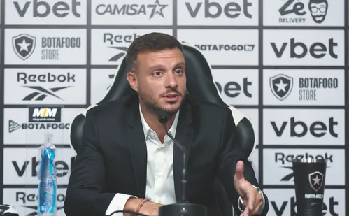 
          Imagem ilustrativa da imagem Anselmi pede time competitivo em sua chegada ao Botafogo
          