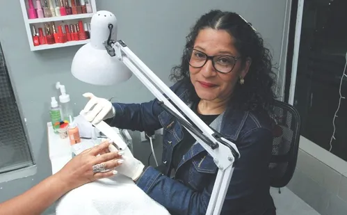 
          Imagem ilustrativa da imagem Anvisa proíbe substâncias usadas em esmalte de gel
          