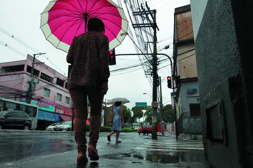 
          Imagem ilustrativa da imagem Após calor, Brasil entra em alerta  de chuvas até quarta-feira
          