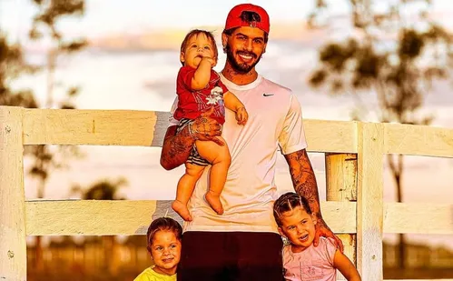 
          Imagem ilustrativa da imagem Após término, Zé Felipe diz que 2025 foi seu 'melhor ano da vida'
          