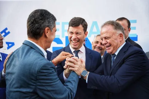 
          Imagem ilustrativa da imagem Arnaldinho não descarta disputar contra Ricardo
          