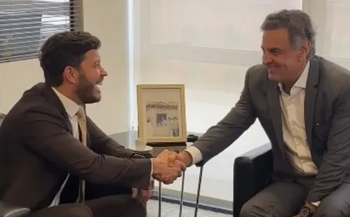 
          Imagem ilustrativa da imagem Arnaldinho perto de entrar e dominar o ninho tucano
          