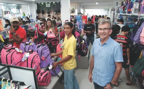 
          Imagem ilustrativa da imagem As estratégias de lojas, bares e restaurantes para driblar a falta de mão de obra
          