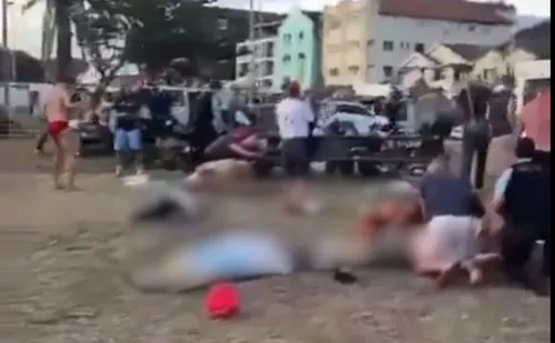 
          Imagem ilustrativa da imagem Ataque a tiros em praia deixa 12 mortos em festival judaico na Austrália
          