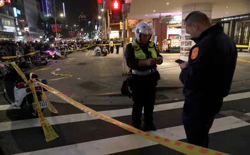 
          Imagem ilustrativa da imagem Ataque com faca e coquetel molotov em estação de metrô em Taiwan mata três
          