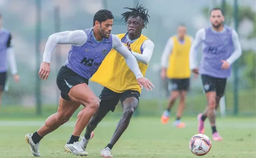 
          Imagem ilustrativa da imagem Atlético-MG entra em campo pressionado em clássico contra o América-MG
          