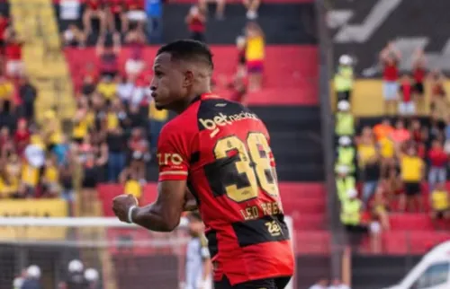 
          Imagem ilustrativa da imagem Atlético-MG leva susto, aciona titulares e vira o jogo em cima do Sport na Ilha
          