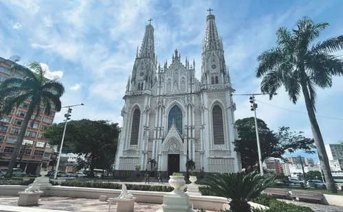 
          Imagem ilustrativa da imagem Atrativos para curtir o verão na capital capixaba
          