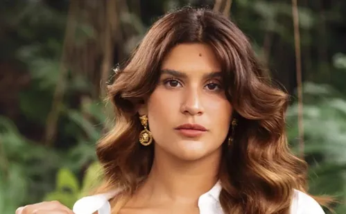 
          Imagem ilustrativa da imagem Atriz conta ter sofrido violência doméstica
          