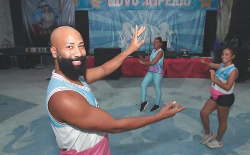 
          Imagem ilustrativa da imagem Aulas de samba de graça para arrasar no Carnaval
          