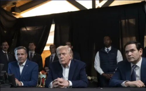 
          Imagem ilustrativa da imagem Avião com Maduro chega aos EUA após captura pelo governo Trump
          