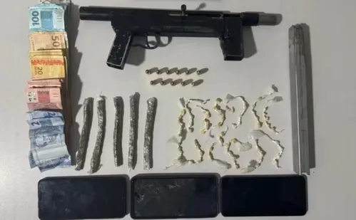 
          Imagem ilustrativa da imagem Avô é preso suspeito de usar a neta adolescente para traficar drogas no Norte do ES
          