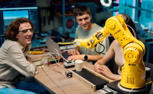 
          Imagem ilustrativa da imagem Bandes impulsiona competitividade e desenvolvimento regional
          