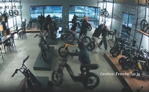 
          Imagem ilustrativa da imagem Bandidos de olho em bikes elétricas e mais de 300 já foram roubadas
          