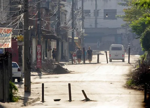 
          Imagem ilustrativa da imagem ‘Barricada Zero’: Rio tem quase 14 mil barreiras e Castro anuncia operação em 11 cidades do Estado
          