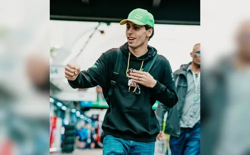 
          Imagem ilustrativa da imagem Bortoleto busca equilíbrio entre agenda cheia e preparação para Interlagos
          