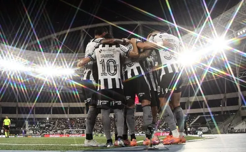 
          Imagem ilustrativa da imagem Botafogo faz 3 a 0 no Vasco e consolida posição no G-6 do Brasileirão
          