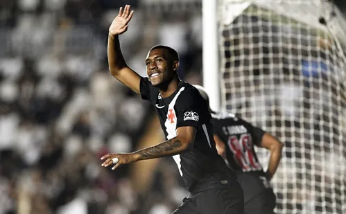 
          Imagem ilustrativa da imagem Bournemouth avança por Rayan e aguarda decisão
          