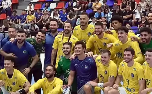 
          Imagem ilustrativa da imagem Brasil derrota Argentina e é campeão do Torneio Quatro Nações
          