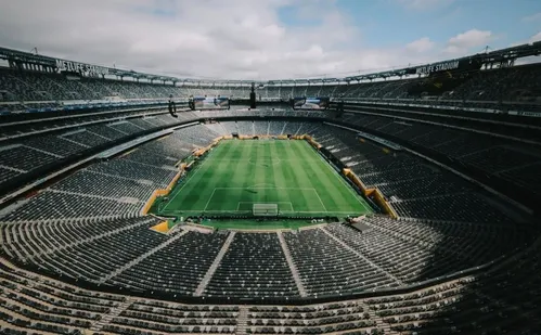 
          Imagem ilustrativa da imagem Brasil estreia em Nova York contra Marrocos às 9 da noite
          