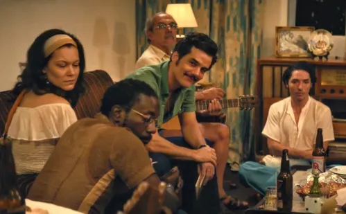 
          Imagem ilustrativa da imagem Brasil faz história no Oscar 2026 com "O Agente Secreto" indicado a 4 categorias
          