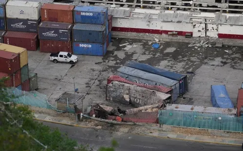 
          Imagem ilustrativa da imagem Brasil monitora situação na Venezuela e mantém tropa na fronteira, em Roraima
          