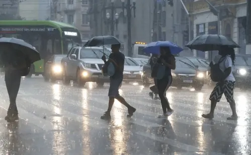
          Imagem ilustrativa da imagem Brasil tem alerta de tempestades para nove estados; veja a previsão
          