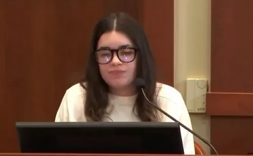 
          Imagem ilustrativa da imagem Brasileira presa nos EUA diz que chefe assassinou esposa para ficar com ela
          