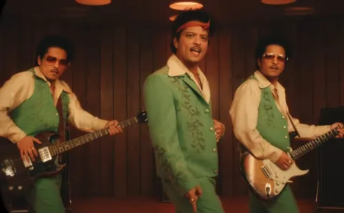 
          Imagem ilustrativa da imagem Bruno Mars lança primeiro single de seu novo álbum, 'The Romantic'
          