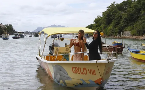 
          Imagem ilustrativa da imagem Bustour, passeio de lancha e prancha voadora: atrações do Verão no Espírito Santo
          