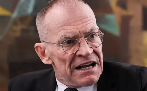 
          Imagem ilustrativa da imagem CPI do Crime Organizado deve mirar políticos e 'andar superior', diz Contarato
          