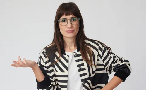 
          Imagem ilustrativa da imagem Camila Fremder traz o fenômeno "É Nóia Minha?" para palco em Vitória
          