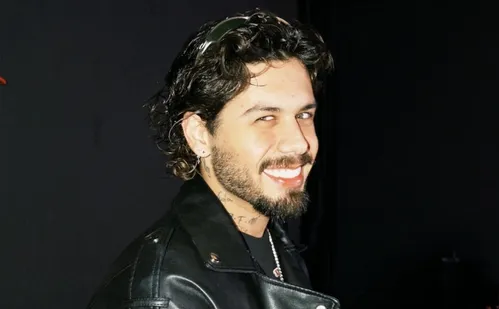 
          Imagem ilustrativa da imagem Cantor afirma: “Hoje sou um Zé Felipe mais maduro”
          