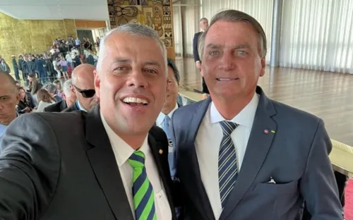 
          Imagem ilustrativa da imagem Capixaba tem reunião marcada com Bolsonaro
          