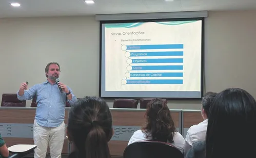 
          Imagem ilustrativa da imagem Carlos Gabriel Arpini: “1% ganha 40 vezes mais que 40% de menor renda”
          