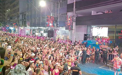 
          Imagem ilustrativa da imagem Carnaval de Guarapari volta a ter trio elétrico
          