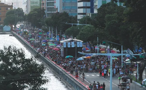 
          Imagem ilustrativa da imagem Carnaval deve movimentar R$ 18 bilhões em todo o país
          