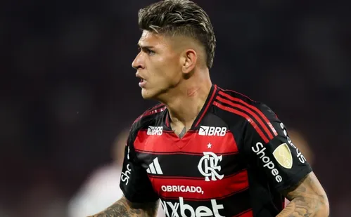 
          Imagem ilustrativa da imagem Carrascal é relacionado contra São Paulo e reduz problemas do Flamengo
          