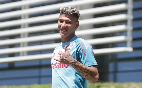 
          Imagem ilustrativa da imagem Carrascal sofre edema ósseo e vira dúvida no Flamengo para os próximos jogos
          