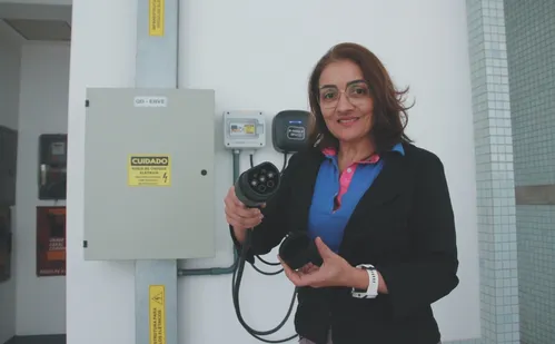 
          Imagem ilustrativa da imagem Carro elétrico: novas regras para carregar baterias em condomínios
          