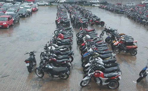 
          Imagem ilustrativa da imagem Carros com até R$ 50 mil em dívidas vão a leilão
          